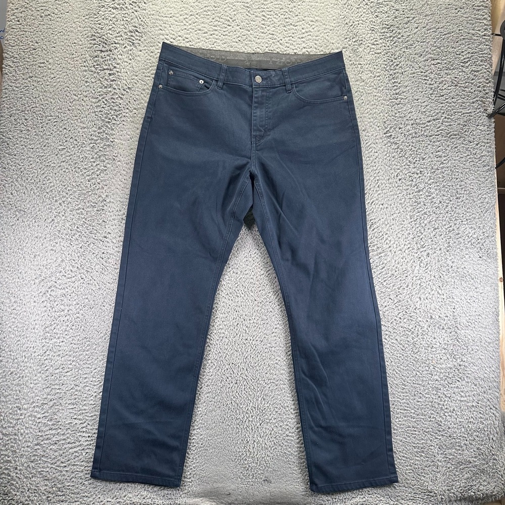 Izod Jeans Mens 36x32 Blue Cotton Denim Straight Leg Workwear Travel Stretch